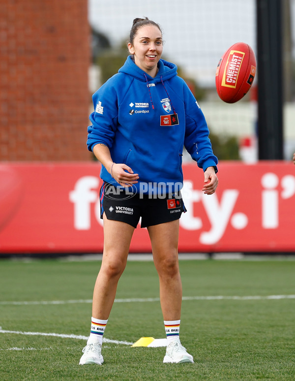 AFLW 2024 Round 07 - Western Bulldogs v Essendon - A-55225196