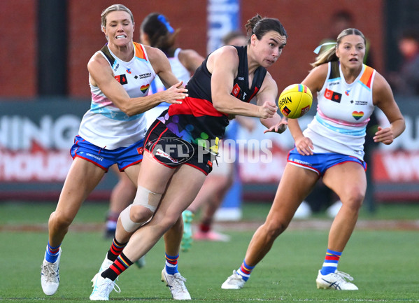 AFLW 2024 Round 07 - Western Bulldogs v Essendon - A-55225250