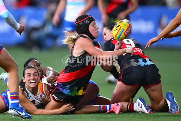 AFLW 2024 Round 07 - Western Bulldogs v Essendon - A-55226870