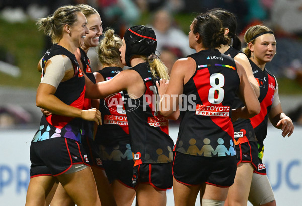 AFLW 2024 Round 07 - Western Bulldogs v Essendon - A-55226898