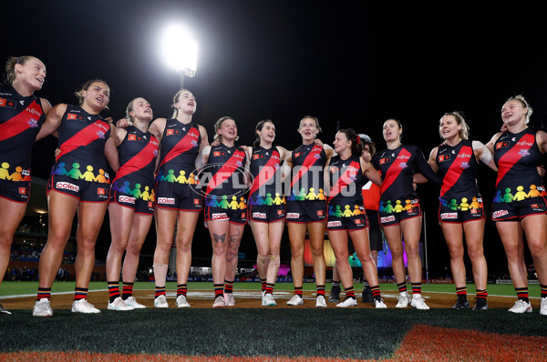 AFLW 2024 Round 07 - Western Bulldogs v Essendon - A-55227907