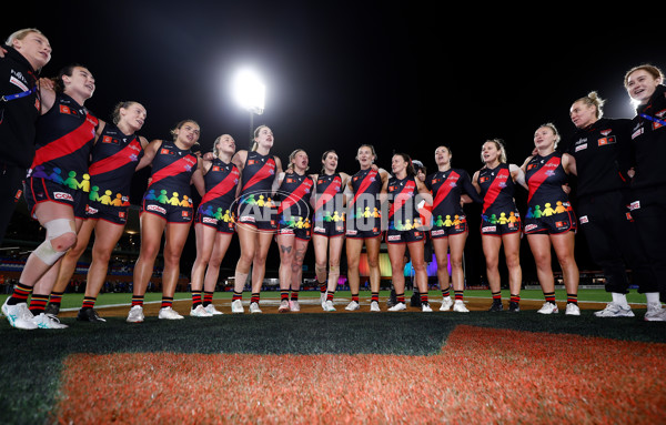 AFLW 2024 Round 07 - Western Bulldogs v Essendon - A-55227909