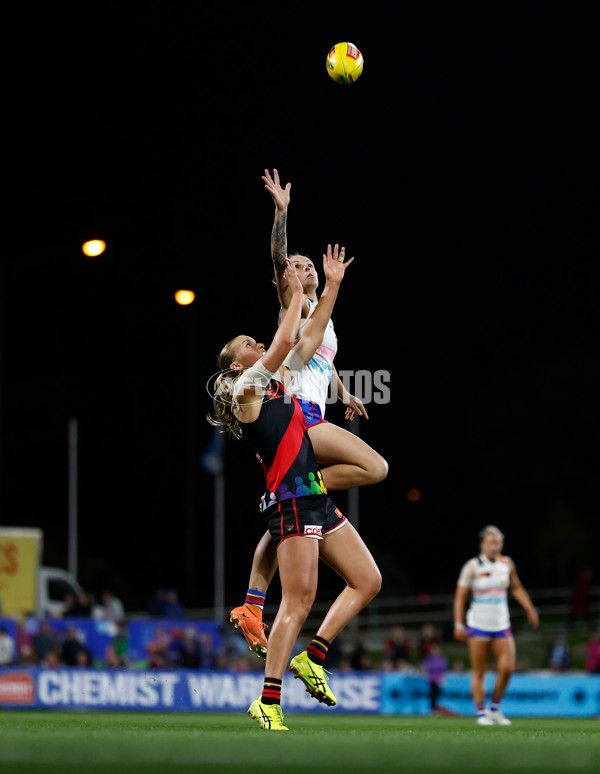 AFLW 2024 Round 07 - Western Bulldogs v Essendon - A-55229225