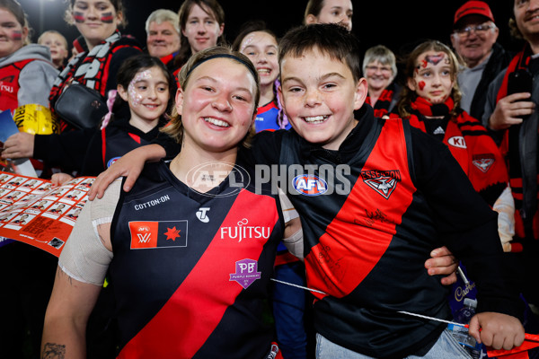 AFLW 2024 Round 07 - Western Bulldogs v Essendon - A-55230580