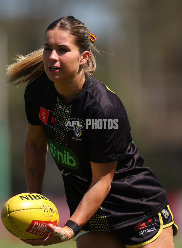 AFLW 2024 Round 07 - Richmond v Geelong - A-55235654