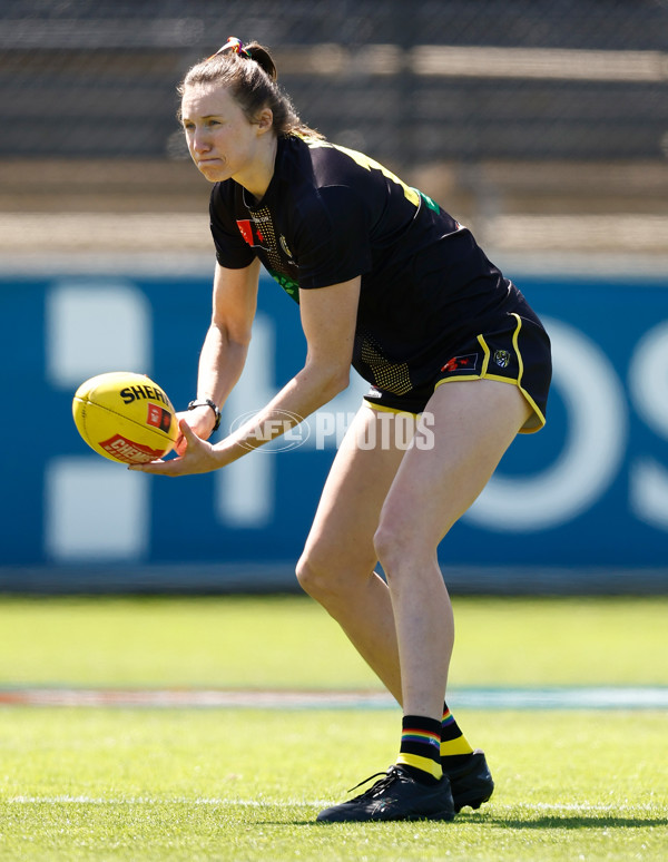 AFLW 2024 Round 07 - Richmond v Geelong - A-55238325