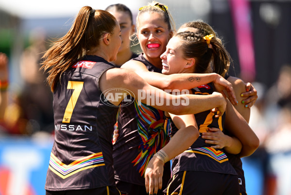 AFLW 2024 Round 07 - Hawthorn v West Coast - A-55239604