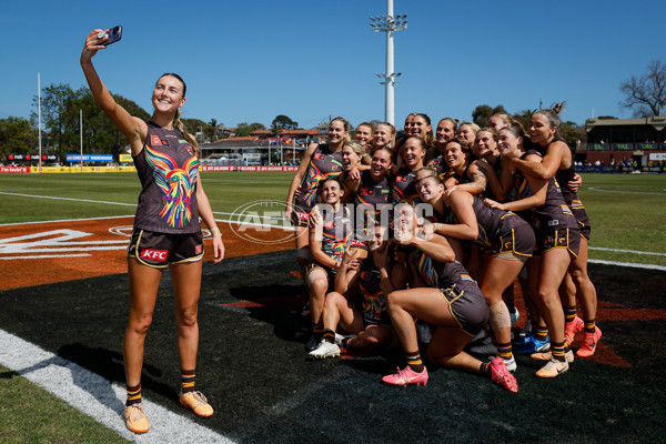 AFLW 2024 Round 07 - Hawthorn v West Coast - A-55239615