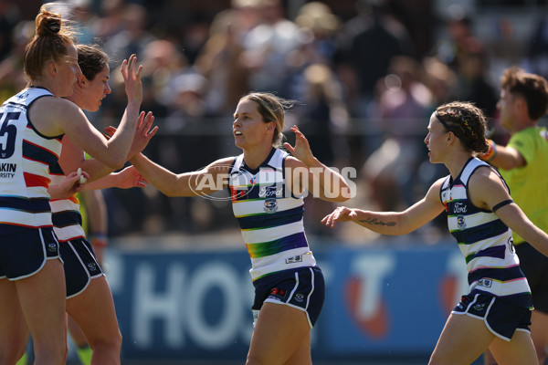AFLW 2024 Round 07 - Richmond v Geelong - A-55242383