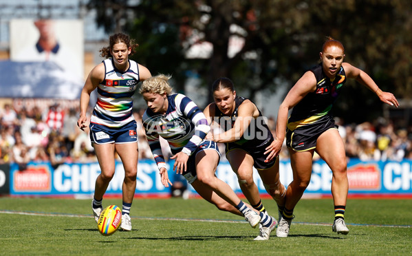 AFLW 2024 Round 07 - Richmond v Geelong - A-55242429