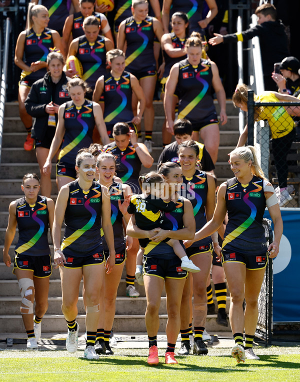 AFLW 2024 Round 07 - Richmond v Geelong - A-55243850