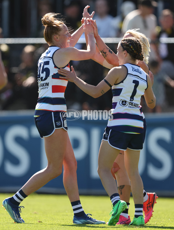 AFLW 2024 Round 07 - Richmond v Geelong - A-55246239
