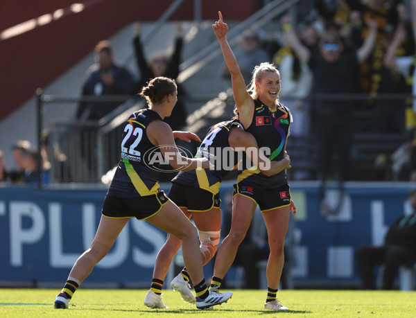 AFLW 2024 Round 07 - Richmond v Geelong - A-55248483