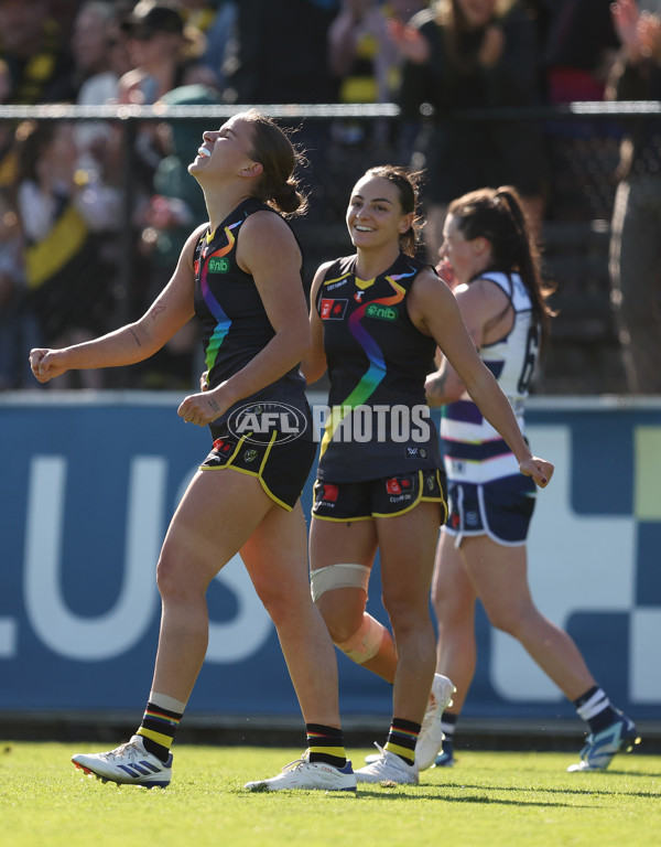 AFLW 2024 Round 07 - Richmond v Geelong - A-55248486