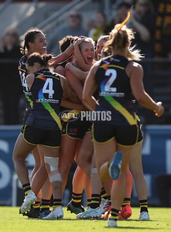 AFLW 2024 Round 07 - Richmond v Geelong - A-55248707
