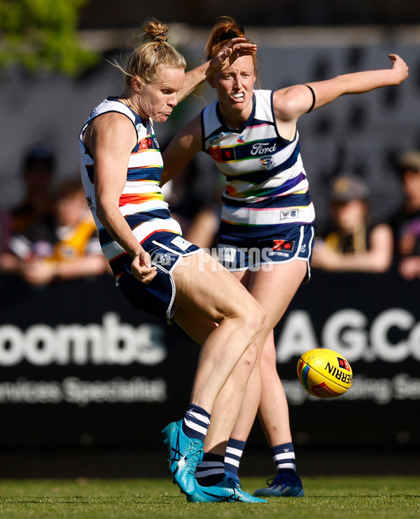 AFLW 2024 Round 07 - Richmond v Geelong - A-55250891