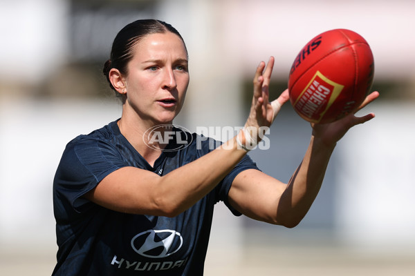 AFLW 2024 Round 07 - Fremantle v Carlton - A-55253451