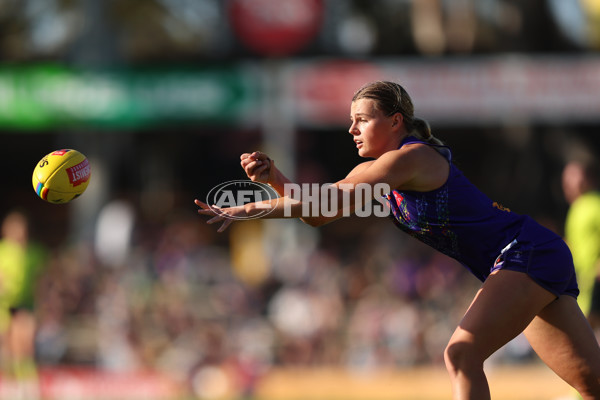 AFLW 2024 Round 07 - Fremantle v Carlton - A-55255724