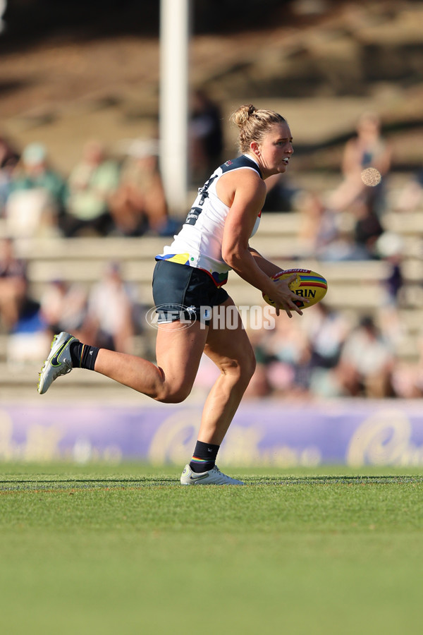 AFLW 2024 Round 07 - Fremantle v Carlton - A-55255725