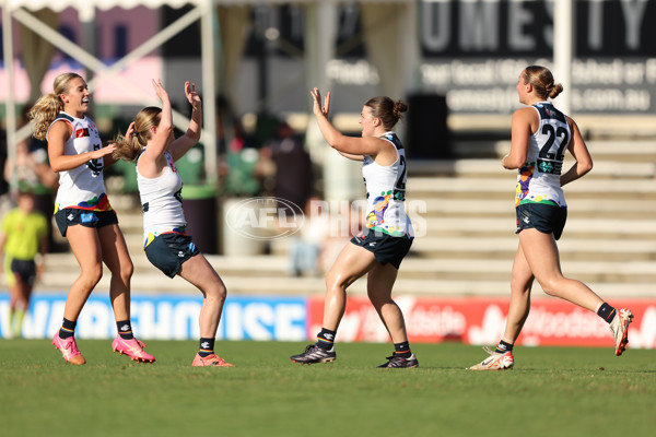 AFLW 2024 Round 07 - Fremantle v Carlton - A-55255767