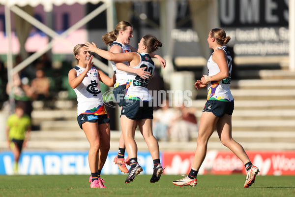 AFLW 2024 Round 07 - Fremantle v Carlton - A-55256746