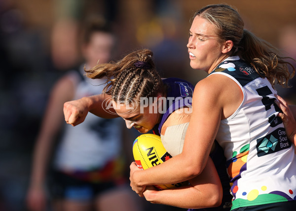 AFLW 2024 Round 07 - Fremantle v Carlton - A-55256752