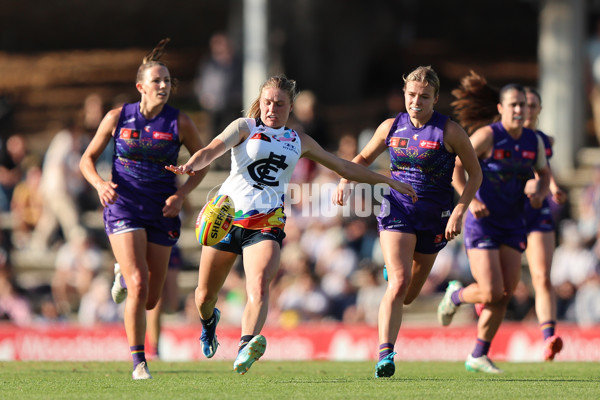 AFLW 2024 Round 07 - Fremantle v Carlton - A-55256779