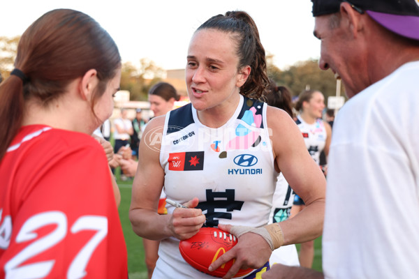 AFLW 2024 Round 07 - Fremantle v Carlton - A-55256790