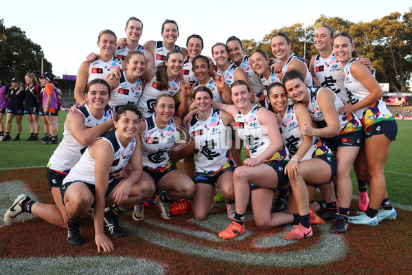 AFLW 2024 Round 07 - Fremantle v Carlton - A-55258639