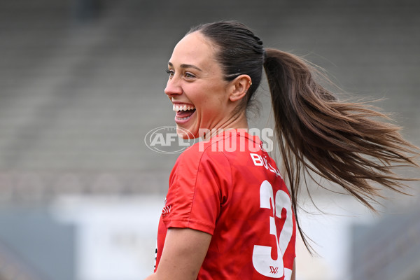 AFLW 2024 Round 07 - North Melbourne v Sydney - A-55259636