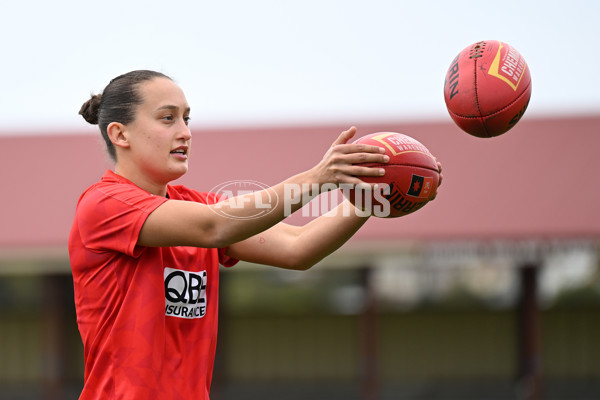 AFLW 2024 Round 07 - North Melbourne v Sydney - A-55259638