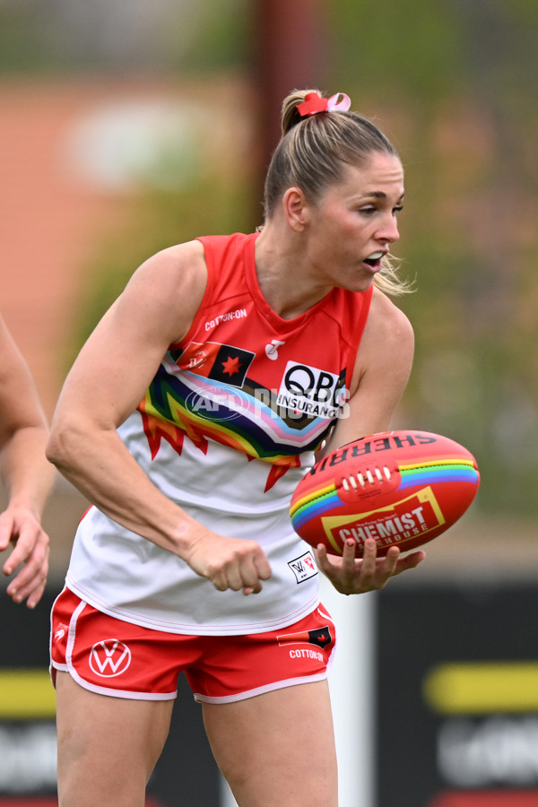 AFLW 2024 Round 07 - North Melbourne v Sydney - A-55259675