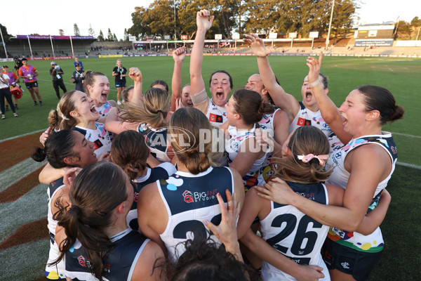 AFLW 2024 Round 07 - Fremantle v Carlton - A-55259710