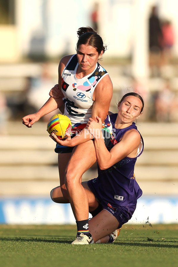 AFLW 2024 Round 07 - Fremantle v Carlton - A-55262107