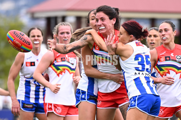 AFLW 2024 Round 07 - North Melbourne v Sydney - A-55263570