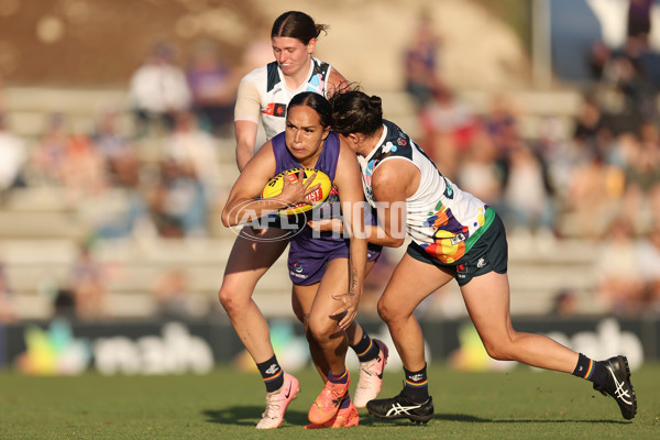 AFLW 2024 Round 07 - Fremantle v Carlton - A-55263576