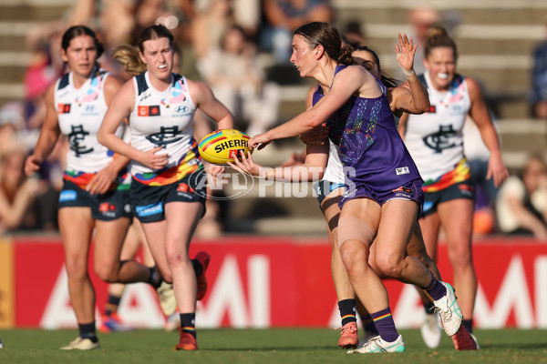 AFLW 2024 Round 07 - Fremantle v Carlton - A-55263590