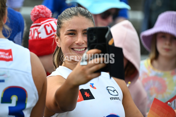 AFLW 2024 Round 07 - North Melbourne v Sydney - A-55266677