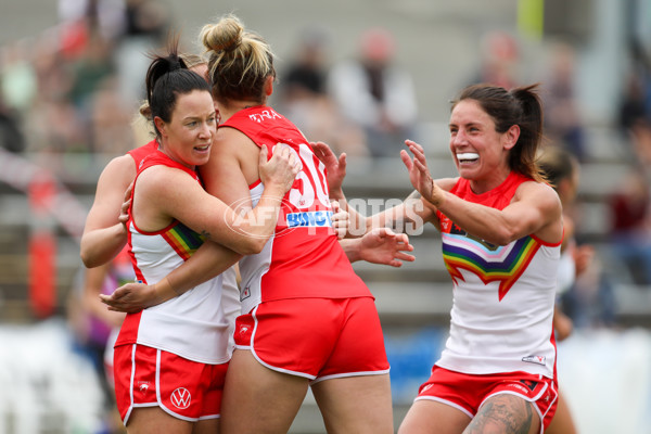 AFLW 2024 Round 07 - North Melbourne v Sydney - A-55269893