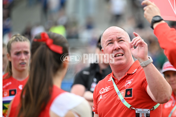 AFLW 2024 Round 07 - North Melbourne v Sydney - A-55275085