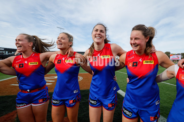 AFLW 2024 Round 07 - St Kilda v Melbourne - A-55275097