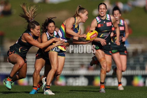 AFLW 2024 Round 07 - GWS v Adelaide - A-55275952