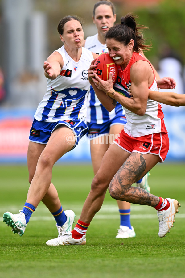 AFLW 2024 Round 07 - North Melbourne v Sydney - A-55278031