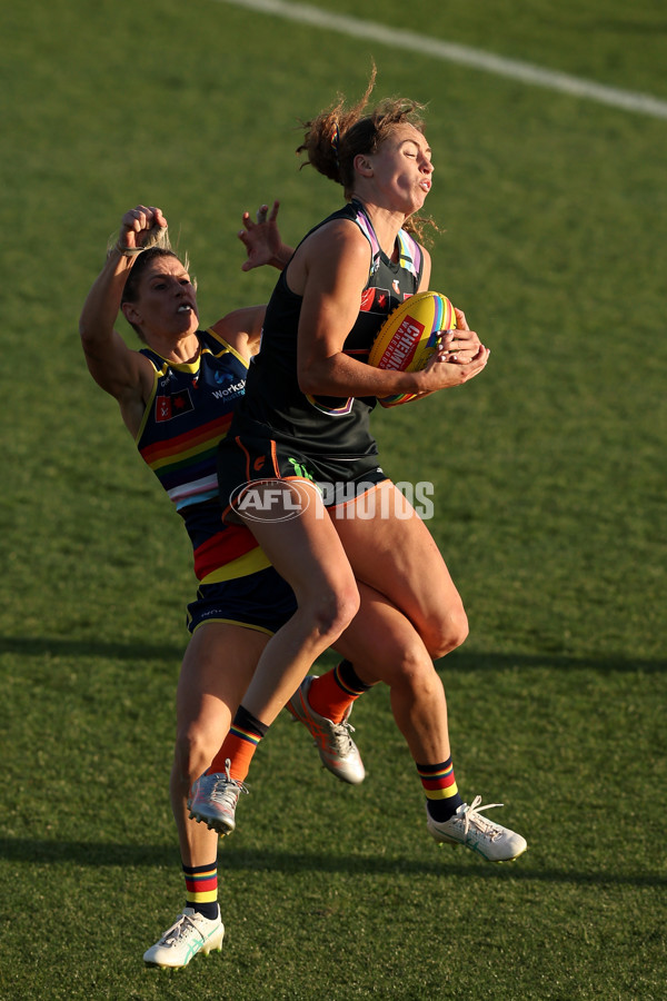 AFLW 2024 Round 07 - GWS v Adelaide - A-55281057