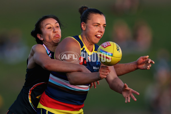 AFLW 2024 Round 07 - GWS v Adelaide - A-55281078