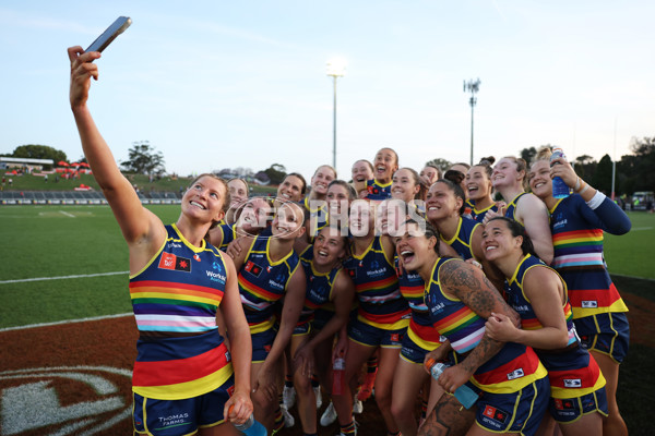 AFLW 2024 Round 07 - GWS v Adelaide - A-55281087