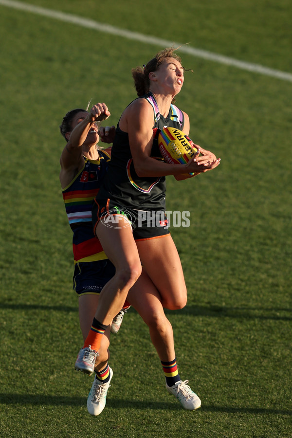 AFLW 2024 Round 07 - GWS v Adelaide - A-55281643