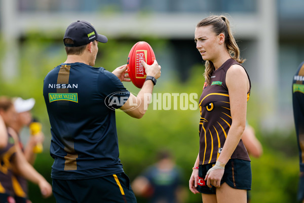 AFLW 2024 Training - Hawthorn 171024 - A-55304868