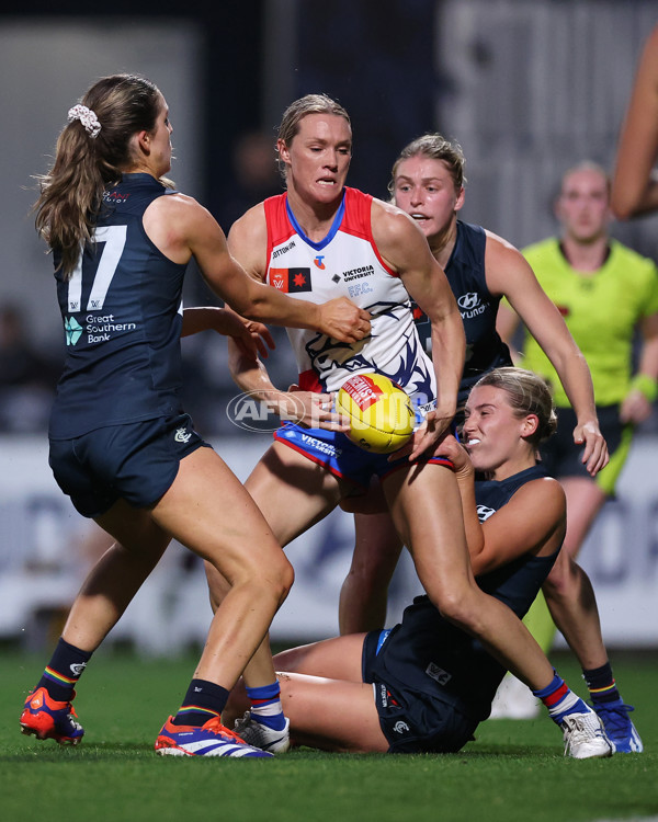 AFLW 2024 Round 08 - Carlton v Western Bulldogs - A-55326653