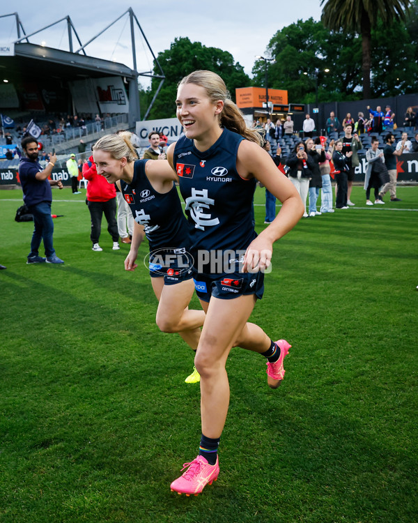 AFLW 2024 Round 08 - Carlton v Western Bulldogs - A-55327043